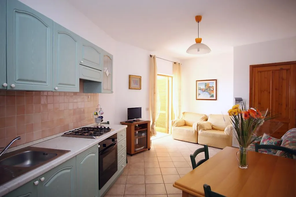 Appartamenti Ideal Isola Rossa 4*,